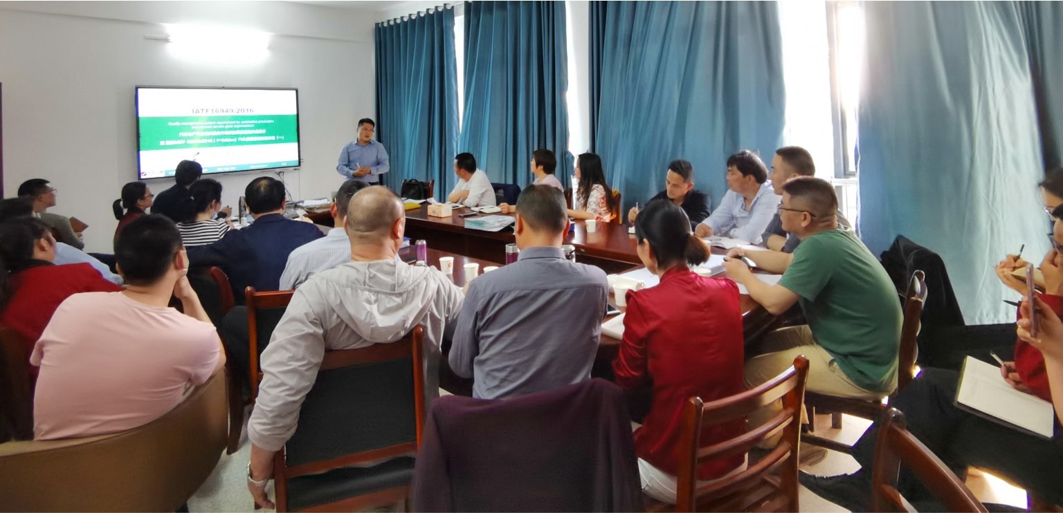 攜手跨越巔峰，鑄就湖北中天云母傳奇